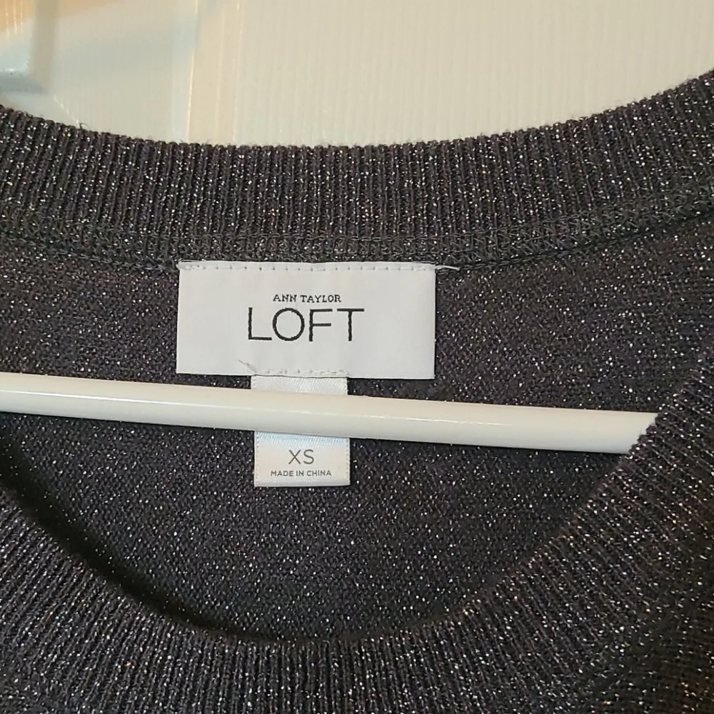 Ann Taylor Loft top - Picture 2 of 5